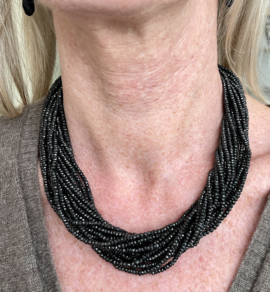 Spinellkette 18 reihig schwarz facettiert